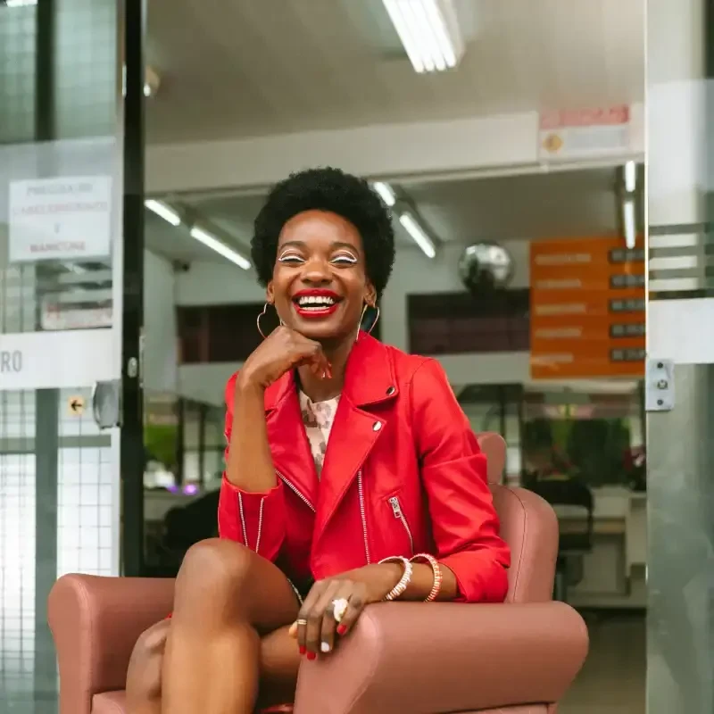 Eleve o seu nível na maquilhagem! Aprenda técnicas e segredos que vão transformar o seu trabalho. image